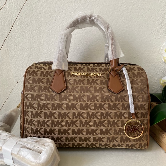 Michael Kors Handbags - Michael Kors Bedford Large Duffle Satchel